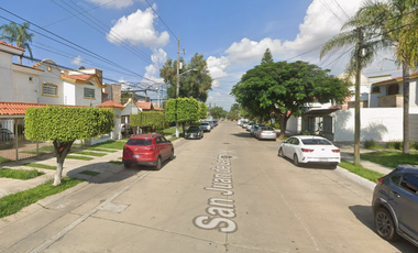 La tranquilidad de una gran decisión comienza aquí!! Venta de Casa en Remate Bancario, EN RESIDENCIAL CORDILLERAS ZAP. JAL.