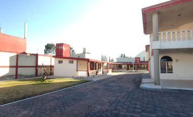 Casa con 4 villas amplio estacionamiento alberca con 4000 m2 en Cuautlancingo