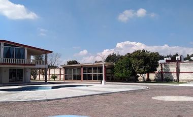 Casa con 4 villas amplio estacionamiento alberca con 4000 m2 en Cuautlancingo