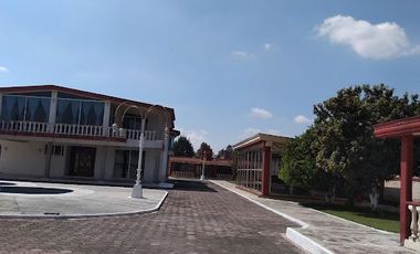 Casa con 4 villas amplio estacionamiento alberca con 4000 m2 en Cuautlancingo