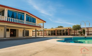 Casa con 4 villas amplio estacionamiento alberca con 4000 m2 en Cuautlancingo