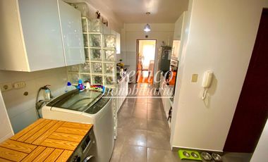 Ocasión!! VENTA DE MODERNO y AMPLIO DEPARTAMENTO EN SURCO CON DOS ESTACIONAMIENTOS
