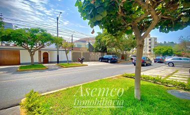 Ocasión!! VENTA DE MODERNO y AMPLIO DEPARTAMENTO EN SURCO CON DOS ESTACIONAMIENTOS
