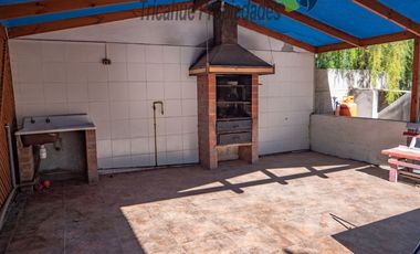 El Molle, Valle del Elqui, arriendo  de sitio de 674 m2, con casa, quincho y piscina. Avenida principal. $950.000