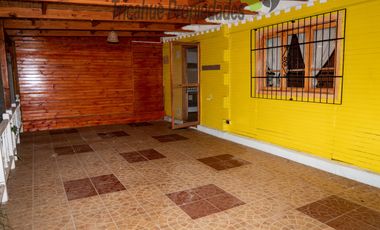 El Molle, Valle del Elqui, arriendo  de sitio de 674 m2, con casa, quincho y piscina. Avenida principal. $950.000