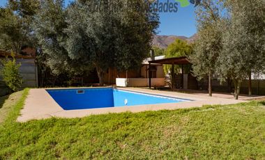 El Molle, Valle del Elqui, arriendo  de sitio de 674 m2, con casa, quincho y piscina. Avenida principal. $950.000