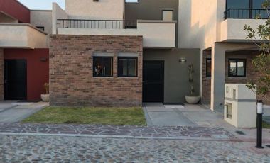 Casa Oleo,  en Zona Residencial