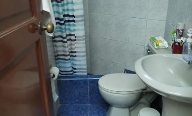 Venta de Hermosa Casa frente al Parque en los Cedros