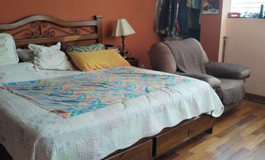Venta de Hermosa Casa frente al Parque en los Cedros
