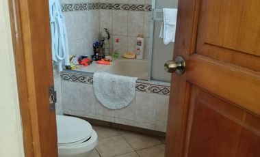 Venta de Hermosa Casa frente al Parque en los Cedros