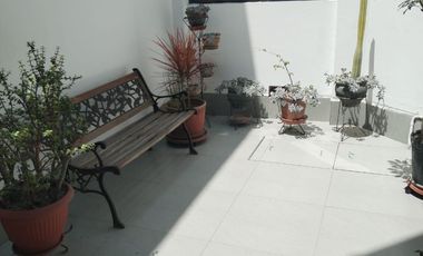 Venta de Hermosa Casa frente al Parque en los Cedros