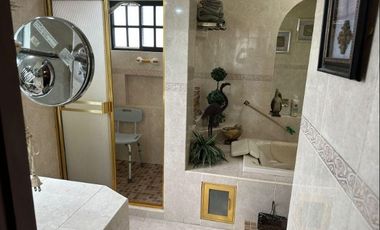 !HERMOSA RESIDENCIA DE DOS PLANTAS EN ESQUINA ZONA DORADA DE TAMPICO!!