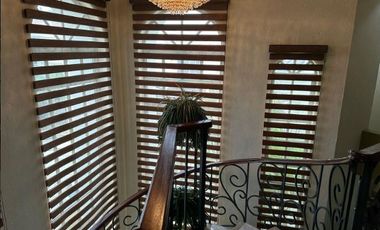 !HERMOSA RESIDENCIA DE DOS PLANTAS EN ESQUINA ZONA DORADA DE TAMPICO!!