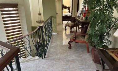 !HERMOSA RESIDENCIA DE DOS PLANTAS EN ESQUINA ZONA DORADA DE TAMPICO!!