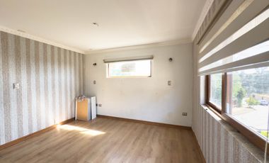 Casa fuera de condominio en Lomas san Sebastián