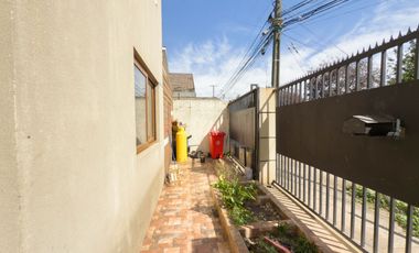 Casa fuera de condominio en Lomas san Sebastián