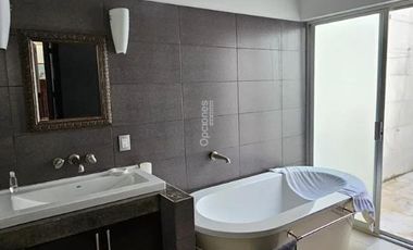 Casa en Venta, Fracc. Bosques, Morelia, Mich.