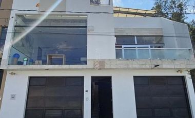 Casa en Venta, Fracc. Bosques, Morelia, Mich.