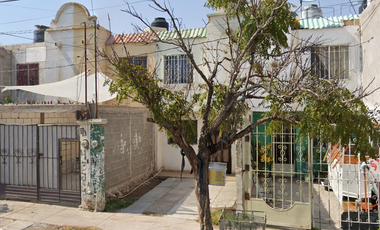 CASA EN CALZADA PEDREGAL, TORREON, COAHUILA. ¡NO CRÉDITOS!