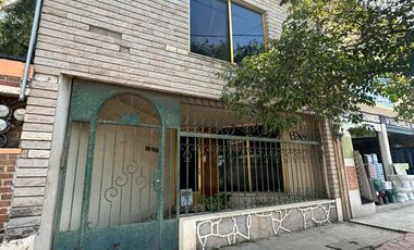 CASA IDEAL PARA NEGOCIO SOBRE AVENIDA PRINCIPAL en Colonia San Martín de las Pirámides, Estado de México