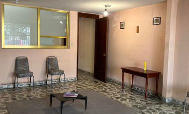 CASA IDEAL PARA NEGOCIO SOBRE AVENIDA PRINCIPAL en Colonia San Martín de las Pirámides, Estado de México
