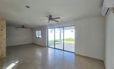 Privada Botanico Conkal Casa 3 Habitaciones Y Alberca En Renta