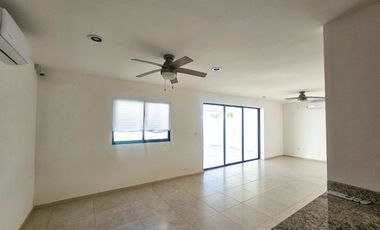 Privada Botanico Conkal Casa 3 Habitaciones Y Alberca En Renta