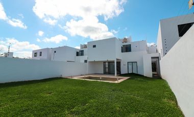 Privada Botanico Conkal Casa 3 Habitaciones Y Alberca En Renta