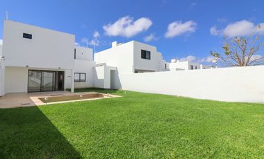 Privada Botanico Conkal Casa 3 Habitaciones Y Alberca En Renta