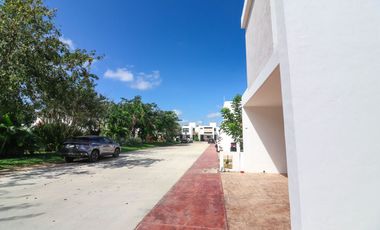 Privada Botanico Conkal Casa 3 Habitaciones Y Alberca En Renta