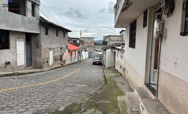 Venta de casa con terreno en Otavalo sector Fuente de Punyaro