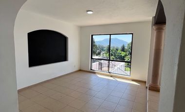 🏠CASA HABITACIÓN UBICADA EN EL FRACCIONAMIENTO RINCÓN DE LOS NOGALES EN PATZCUARO MICHOACAN