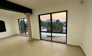 🏠CASA HABITACIÓN UBICADA EN EL FRACCIONAMIENTO RINCÓN DE LOS NOGALES EN PATZCUARO MICHOACAN