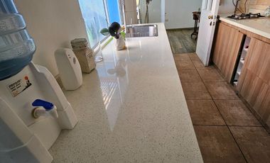 Casa de dos pisos EN VENTA - Excelente oportunidad para familias