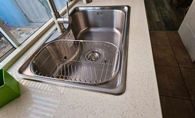 Casa de dos pisos EN VENTA - Excelente oportunidad para familias