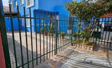 Casa de dos pisos EN VENTA - Excelente oportunidad para familias