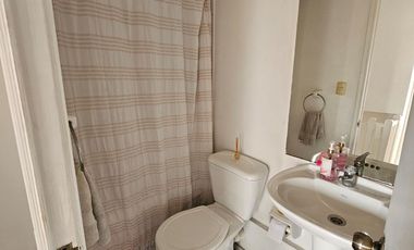 Casa de dos pisos EN VENTA - Excelente oportunidad para familias
