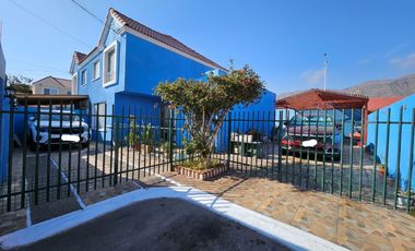 Casa de dos pisos EN VENTA - Excelente oportunidad para familias