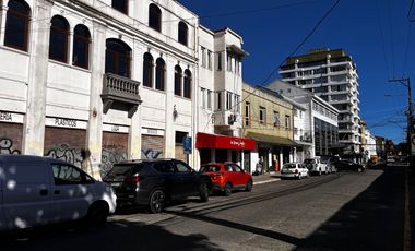 Local Comercial de 195 Mts2 mas departamento de 350 Mts2