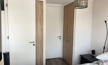 Se vende por traslado departamento 1 d, estacionamiento, edificio full