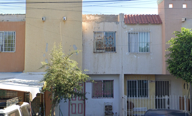 CASA EN CONJUNTO BEGONIAS, QUINTAS CAMPESTRE, TORREON, COAHUILA. ¡NO CREDITOS!