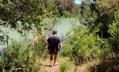 Se vende terreno de 3.228 m2 a orilla de lago Colbun