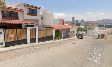 OPORTUNIDAD CASA CON EXCELENTE PRECIO EN SENDA MÁGICA MILENIO III QUERÉTARO, QRO.