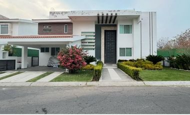 CASA EN VENTA EN FRACCIONAMIENTO LOMAS DE COCOYOC MORELOS