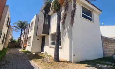 Casa En Remate Bancario Juan C. Bonilla, Colonia Viñedos De Burdeos, Cuanalá, Puebla