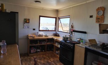 Hermosa parcela con casa de 5 dormitorios - EN VENTA