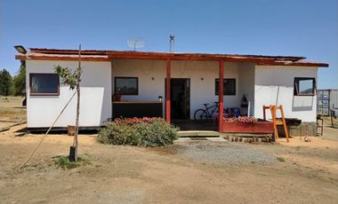 Hermosa parcela con casa de 5 dormitorios - EN VENTA