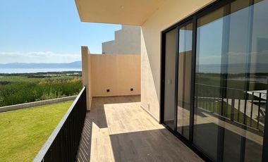 Casa Lake front en venta en El Encanto en Chapala