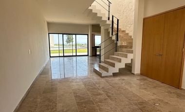 Casa Lake front en venta en El Encanto en Chapala