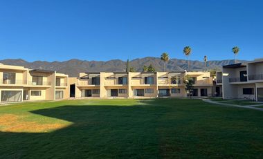 Casa Lake front en venta en El Encanto en Chapala